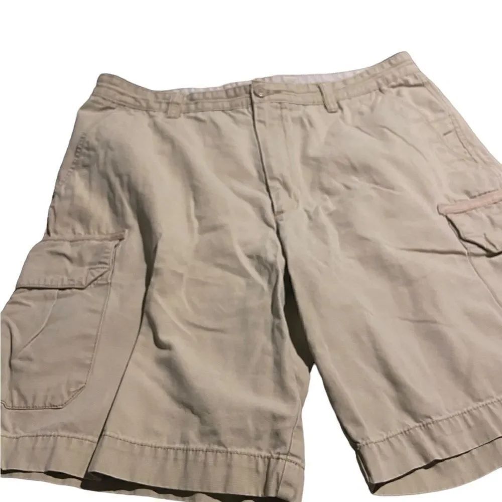 Madison size 36 cargo shorts excellent condition